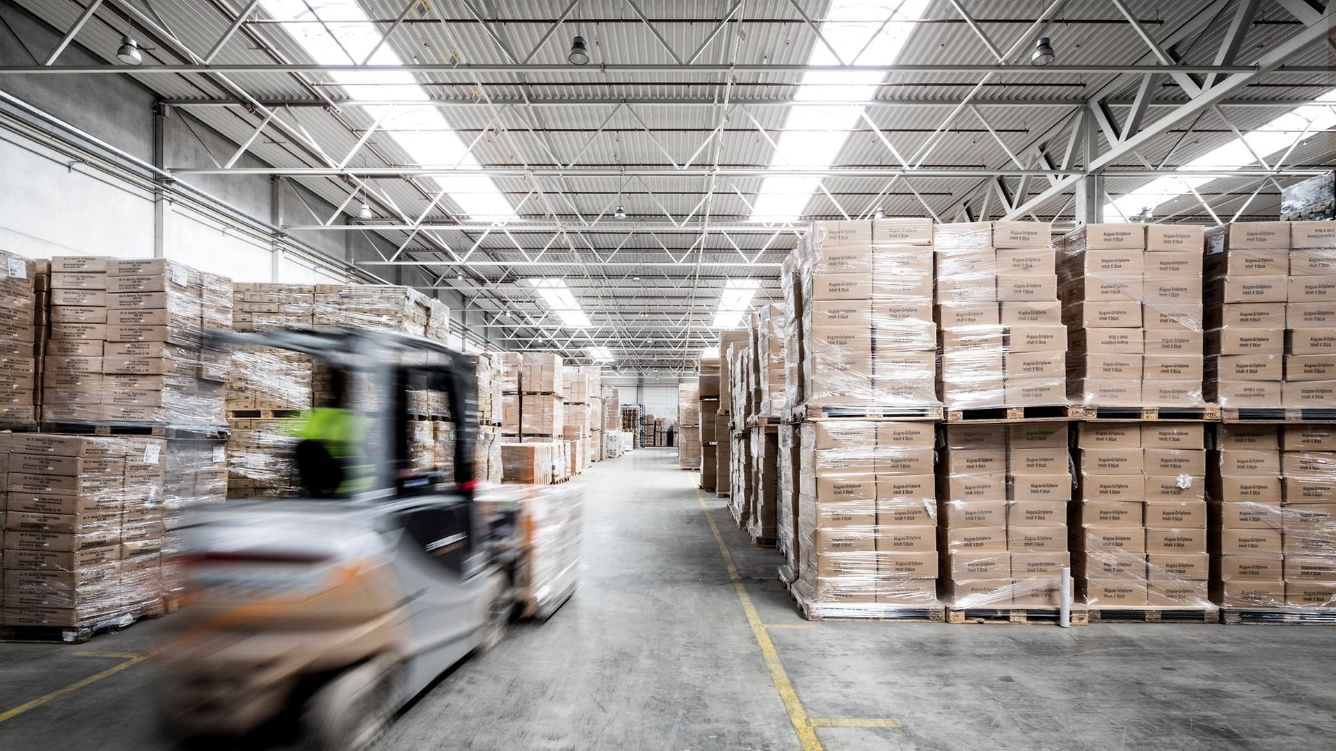 Lagerhalle innen