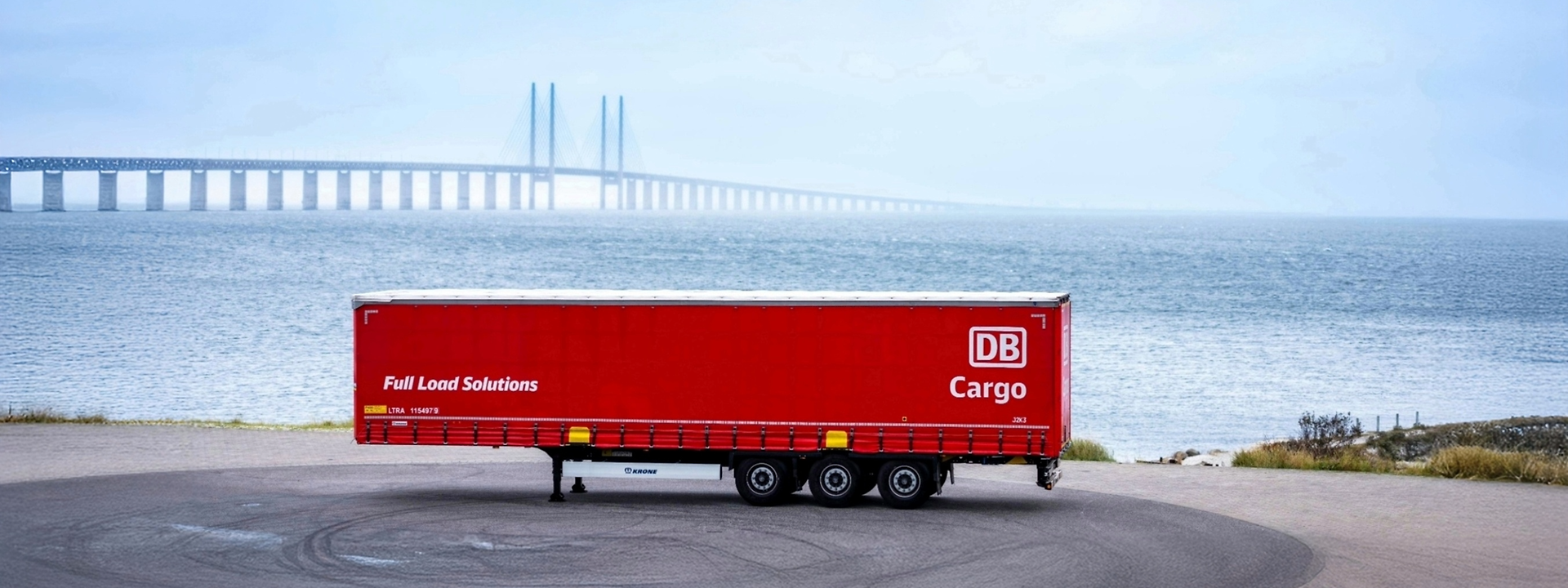 FLS trailer in front of the bridge connecting Copenhagen and Malmö